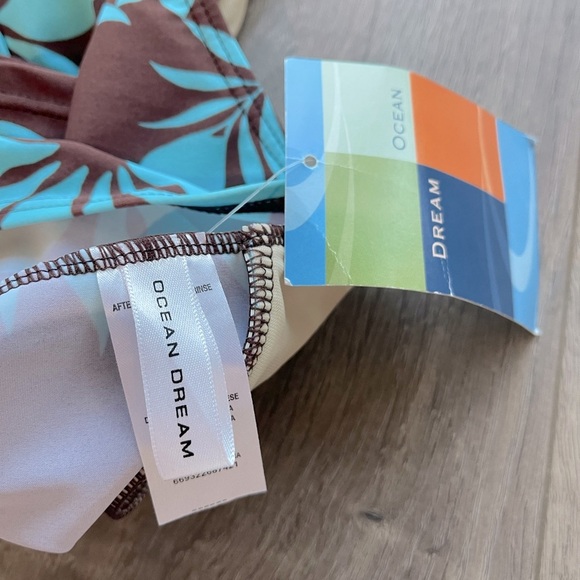 New with tags bathing suit top - Picture 5 of 5